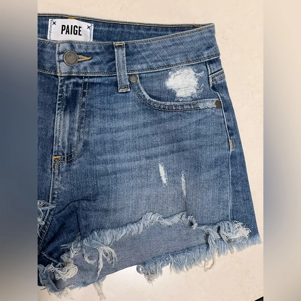 PAIGE Daryn Short Juno Destructed Denim Cutoff Denim Shorts Small Size 25
